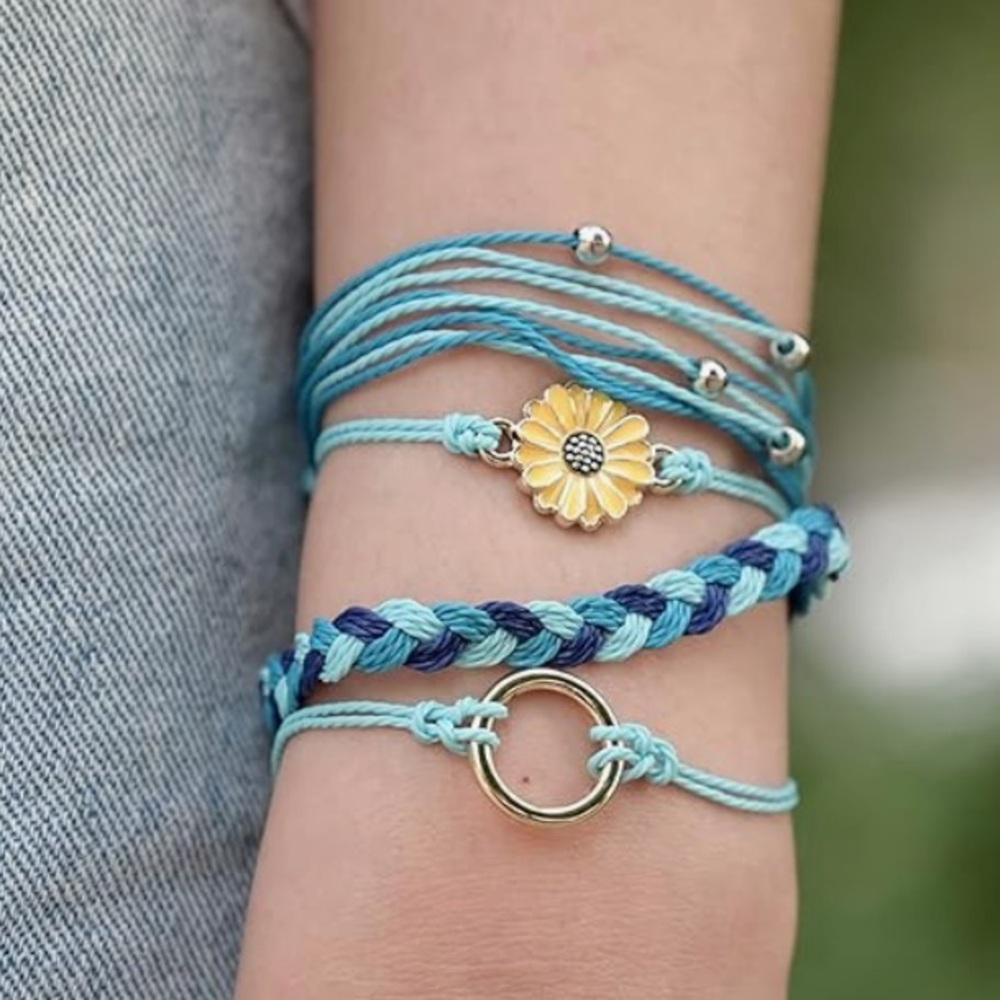 Friendship bracelet set